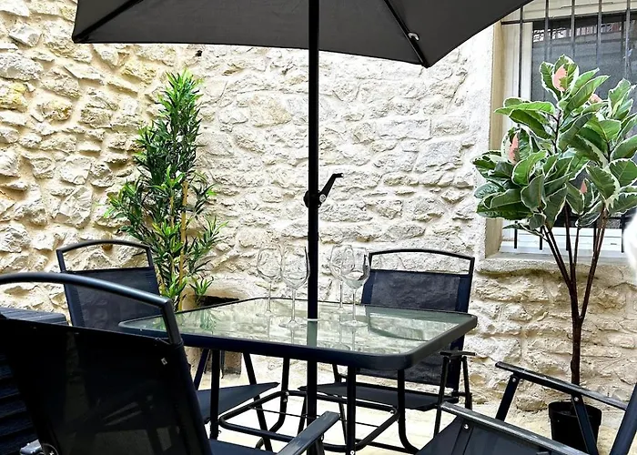 Διαμέρισμα Le Cosy Nimois, Charme Et Terrasse Au Coeur De *